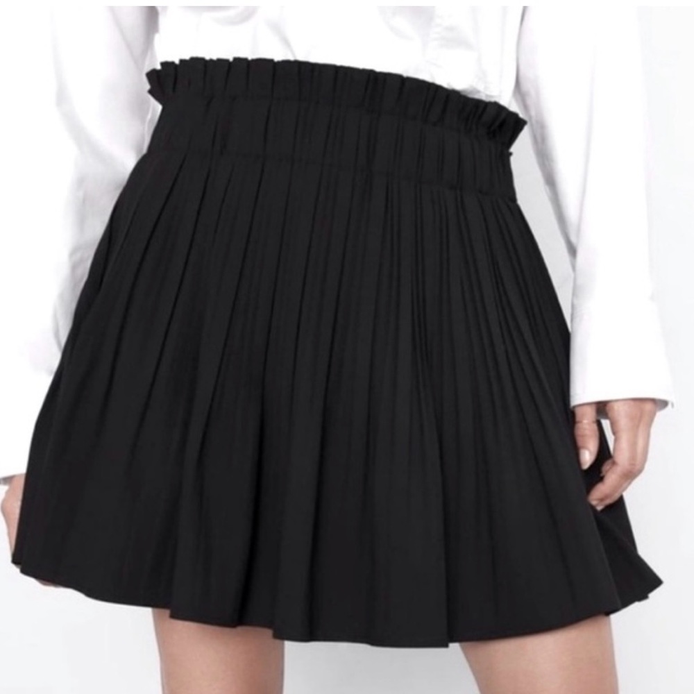 ZARA ✨ high waist pleated skirt built in shorts | Sz XS S